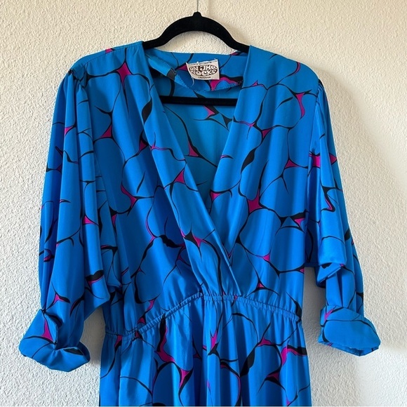 On The Rocks Vtg Dress Fit Sz Medium Blue Pink  3/4 Sleeves Cross Front Chest - Picture 8 of 12